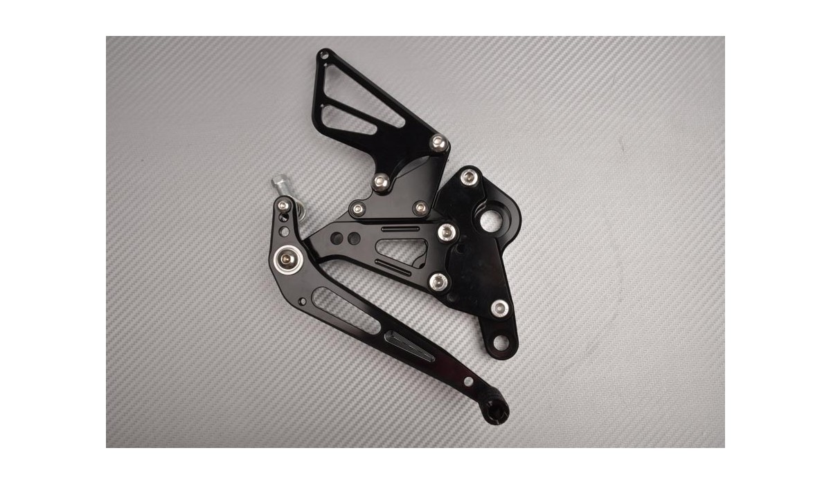 AS31GT3-Y17-B PEDANE REGOLABILI NERE GILLES TOOLING YAMAHA MT-09 2024