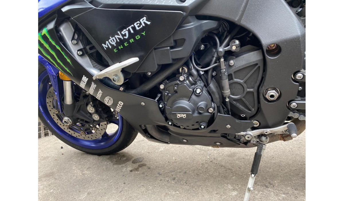 Engine Cover Protections Set for YAMAHA MT10 FZ10 and YZF R1 2015