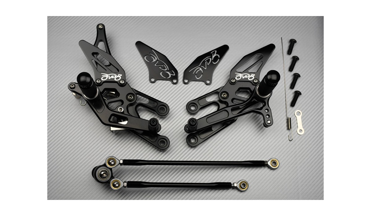 AVDB-MOTO Pedane Arretrate Regolabili Per YAMAHA YZF R1 2004-2006 – CNC Racing (Oro)