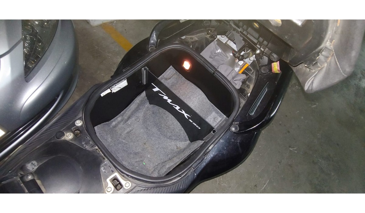 Cache Tunnel TMAX 530 2012-2016 Accessoire Protection Cache Tunnel Moto LTADX Pour Yamaha TMAX 530 2012-2016 - ABS Mat Protection Tunnel Moto