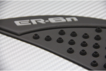 Adhesive tank side traction pads Kawasaki ER6 / F 2012 - 2016