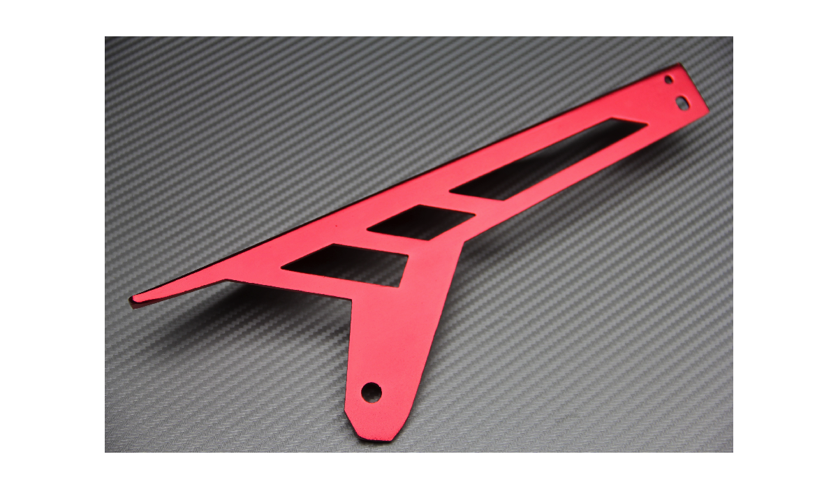 Anodised Aluminum Chain Guard YAMAHA MT09 / TRACER / XSR 900 2013