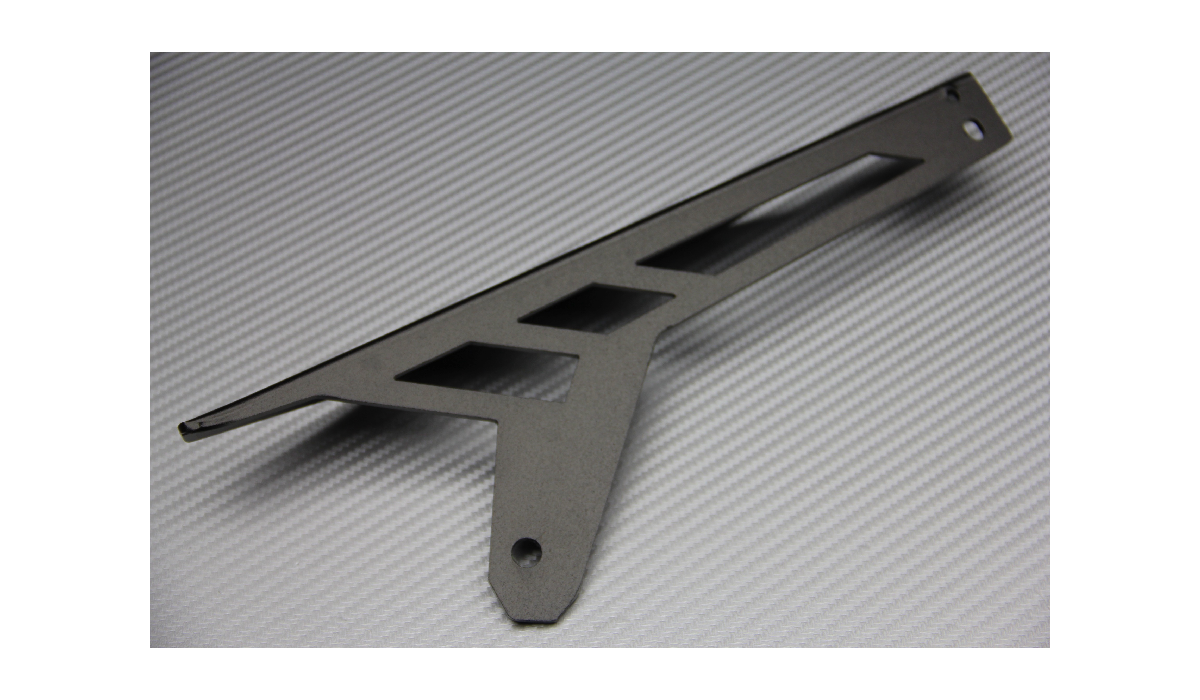 Anodised Aluminum Chain Guard YAMAHA MT09 / TRACER / XSR 900 2013