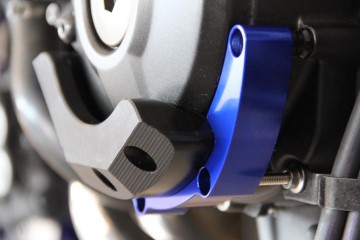 Engine Cover Crash Pads Design 2 YAMAHA MT09 / FZ09 / TRACER / XSR / NKEN 900 2013 - 2023
