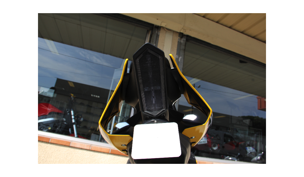 LED Taillight with Integrated turn signals YAMAHA YZF R7 2021 2023