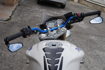 Fousenuk 1 Paire Retroviseur Moto Embout de Guidon, Universel Réglable 360°  Rétroviseurs Latéraux de Moto avec Boulon M8 et M10, Moto Miroir