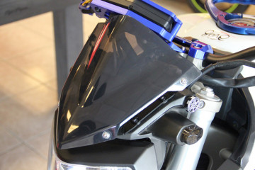 Coppia di indicatori di direzione anteriori per Kawasaki e Yamaha