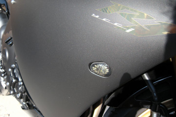 Coppia di indicatori di direzione anteriori per Yamaha R1 2002 / 2014 R6 2003 / 2014