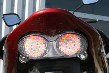 Fanale posteriore indicatori di direzione integrato KAWASAKI ZR7 / ZX6R / ZX9R / ZZR 600 1998 - 2007
