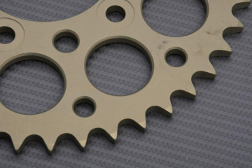 Rear Sprocket RENTHAL Ultra Light 525 MARCHESINI ULTRALIGHT / 5 SPOCKS / 10 SPOCKS / MAGNESIUM / CAST WHEEL 2005