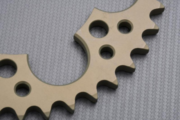 Rear Sprocket RENTHAL Light 520 YAMAHA MT07 / MT09 / MT10 / R1 / R6 / R7 / SUZUKI GSXS / GSXR 600 / 750 / 1000 1999 - 2023