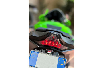 Plug & Play LED tail light with integrated indicators KAWASAKI ZX6R / ZX10R / Z400 / Z1000 2014 - 2023