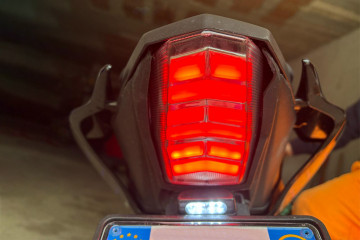 Luz de freno led con intermitentes integrados YAMAHA YZF R125 2019 - 2023