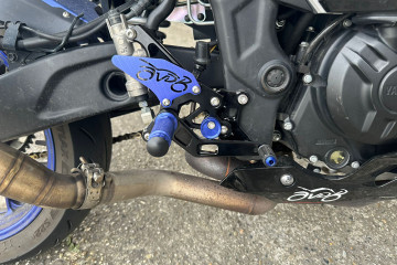 Pedane Arretrate AVDB YAMAHA YZF R3 2025 - X