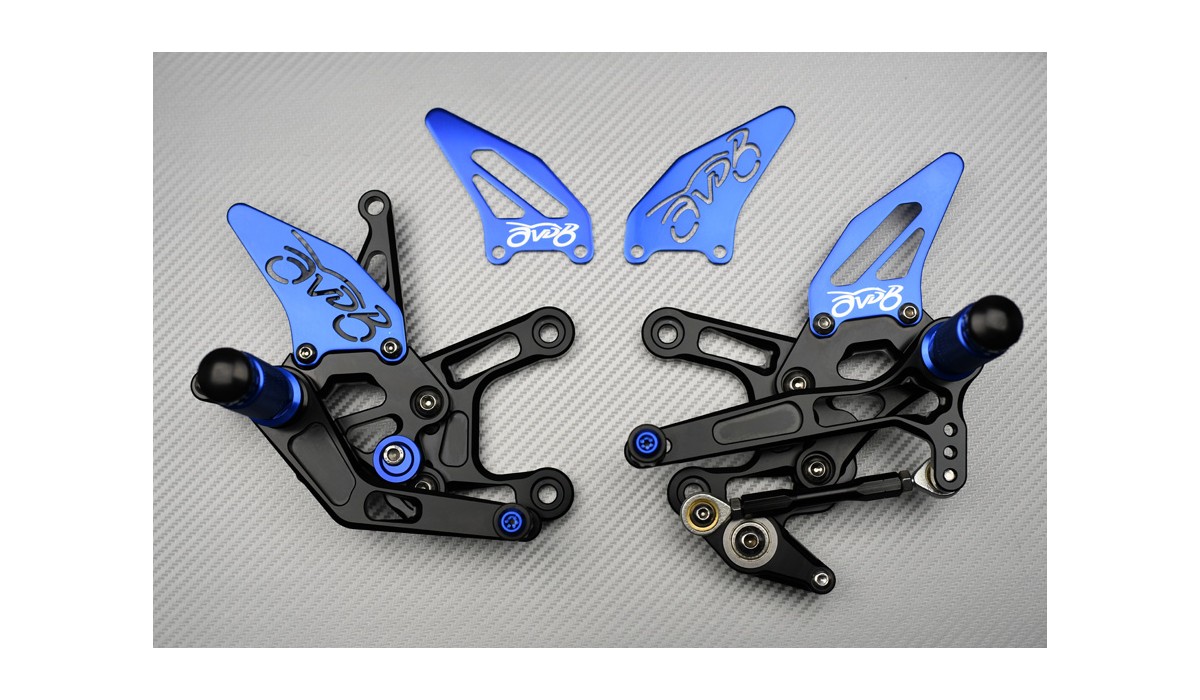 Supporto Pedane Arretrate Regolabili AVDB Per Yamaha MT-09, Tracer 900, XSR 900 - In Alluminio CNC 6061