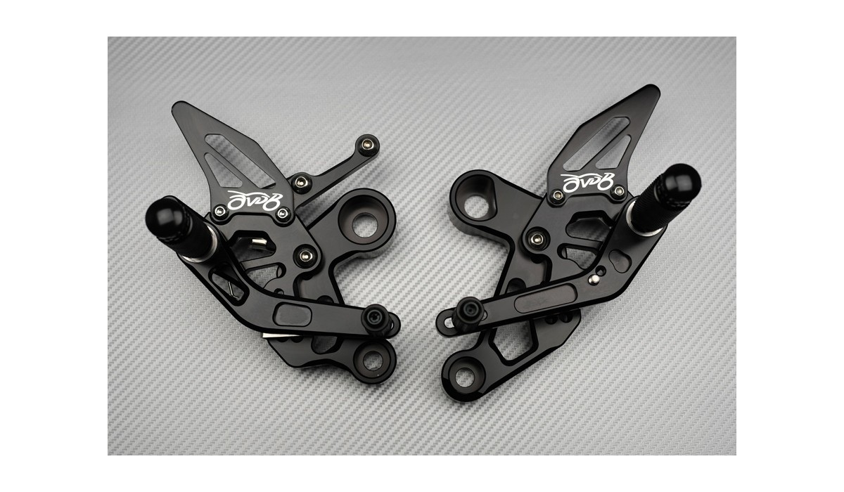 Supporto Pedane Arretrate Regolabili AVDB Per Yamaha MT-09, Tracer 900, XSR 900 - In Alluminio CNC 6061