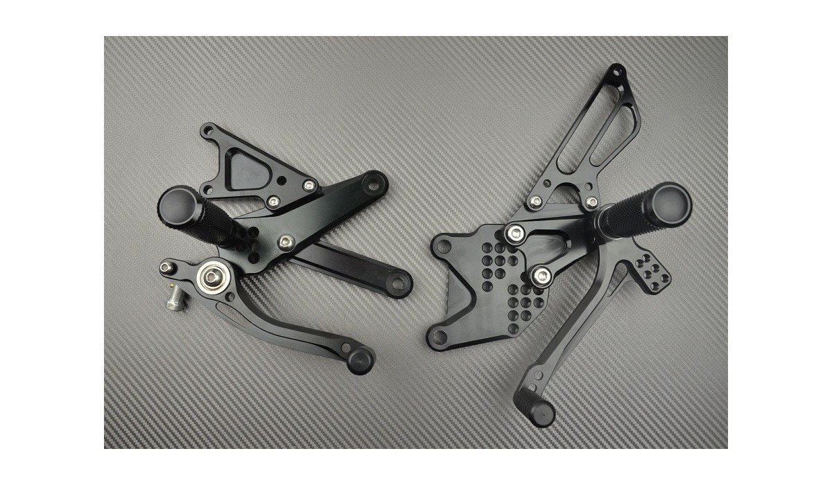 Supporto Pedane Arretrate Regolabili AVDB Per Yamaha MT-09, Tracer 900, XSR 900 - In Alluminio CNC 6061