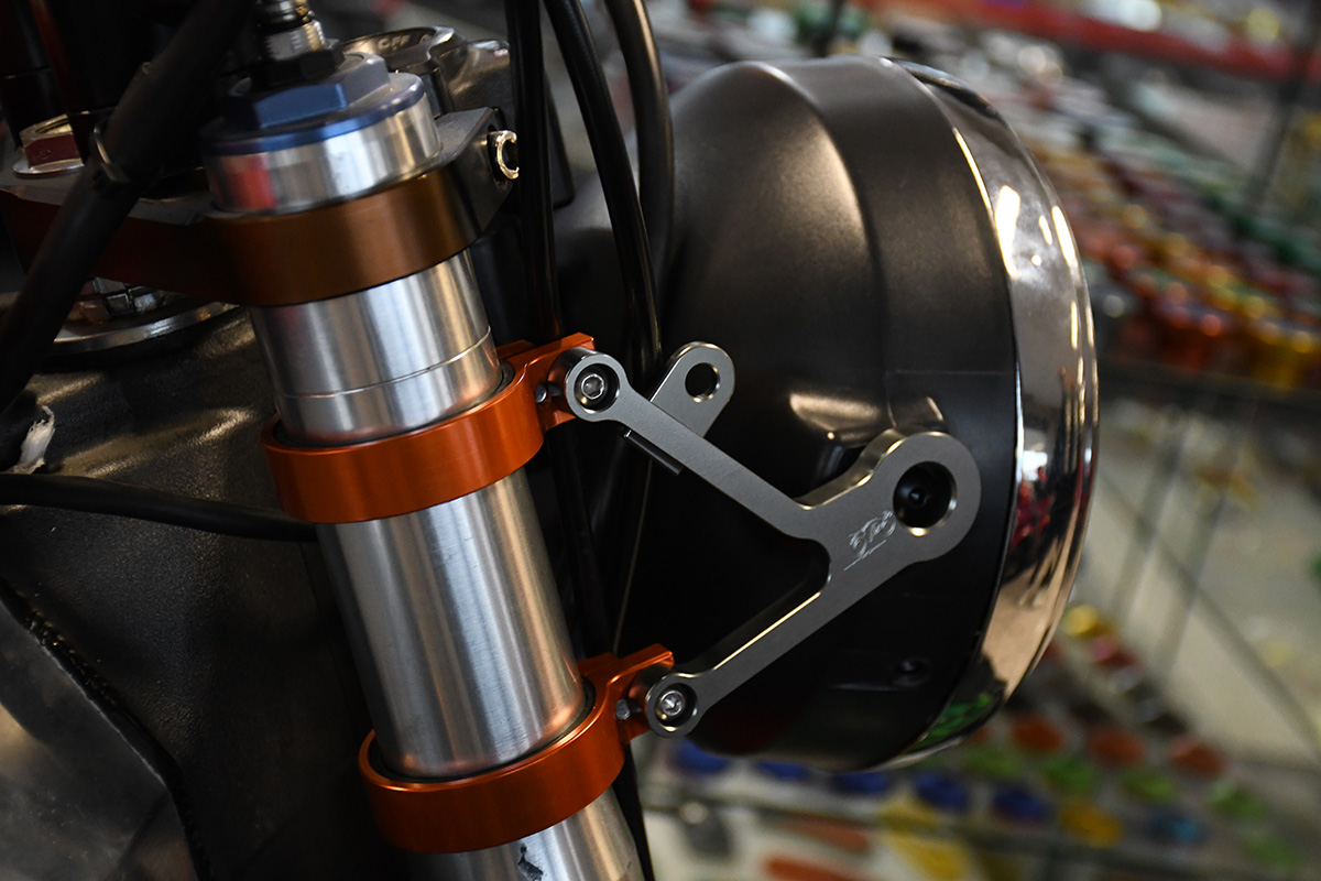 Staffe di fissaggio fari per forcelle con diametro da 37 a 55 mm Design 2 - UNIK By AVDB